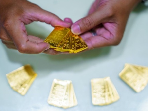Vì sao Công ty SJC tạm ngưng mua vàng miếng loại một chữ?