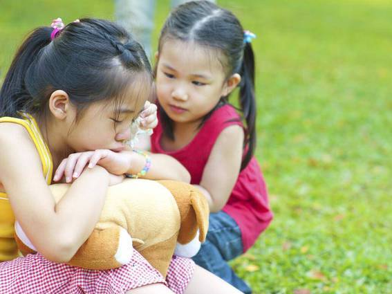 Để bảo vệ con mình, đây là 4 điều người mẹ không nên khoe lên mạng