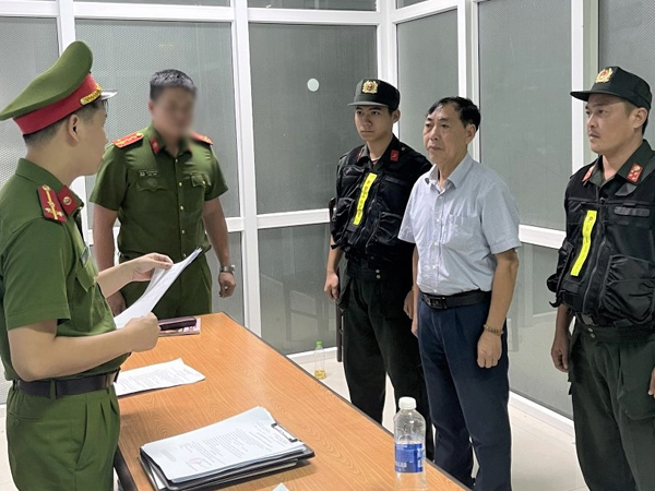 Bắt tạm giam Giám đốc Công ty TNHH xây dựng Sông Hồng