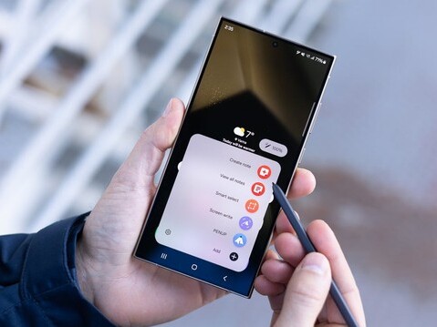 'Nút thắt éo le': Vì sao cả Apple lẫn Samsung đều không thể làm cho điện thoại của mình mạnh hơn nữa?