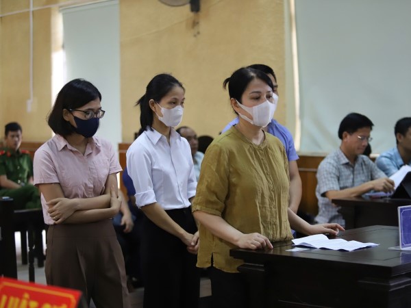 'Đội giá' thiết bị giáo dục, nữ giám đốc cùng thuộc cấp lĩnh án