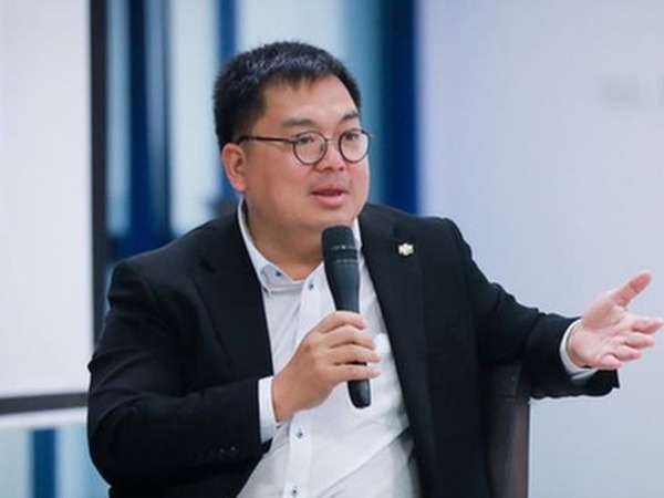 Ông Hoàng Nam Tiến: 'Không nhất thiết phải làm gà thì mới biết nước sôi là nóng'