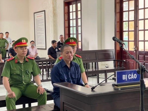 'Sư giả' Thích Tâm Phúc khóc thút thít tại tòa, vẫn tự nhận mình là tiến sĩ