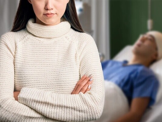 Chồng bỏ nhà theo nhân tình bị vợ ngắt hỗ trợ sự sống để trả thù