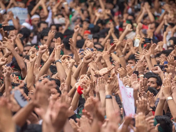 Quân đội Bangladesh thành lập chính phủ lâm thời, kêu gọi người dân bình tĩnh