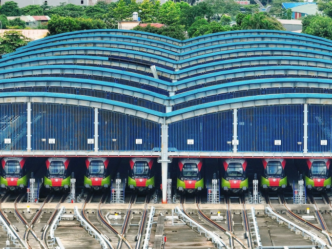 Nhiều ga tuyến metro Nhổn - ga Hà Nội vẫn bề bộn dù 3 ngày nữa sẽ vận hành