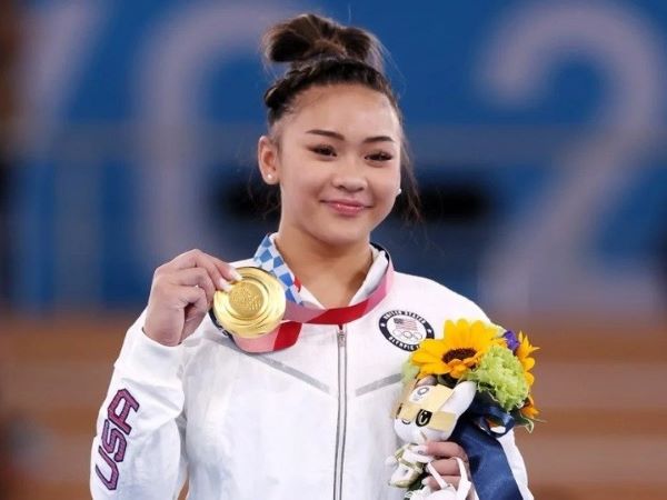 Giành huy chương Olympic, 'nữ thần' TDDC Mỹ gốc H'Mông tìm phở ăn mừng