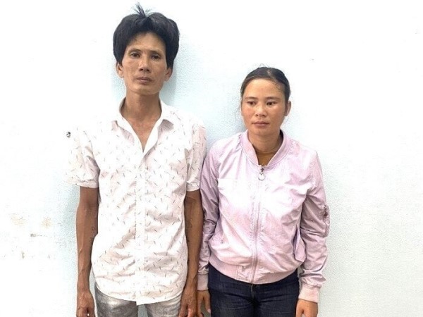 Hai vợ chồng rủ nhau đi trộm gà, bị công an đuổi thì 'thân ai nấy lo'
