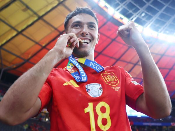 Liverpool dốc két chiêu mộ nhà vô địch Euro 2024