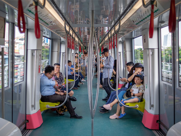 Metro Nhổn - ga Hà Nội bắt đầu đón những vị khách đầu tiên, nhiều trải nghiệm vô cùng thú vị!