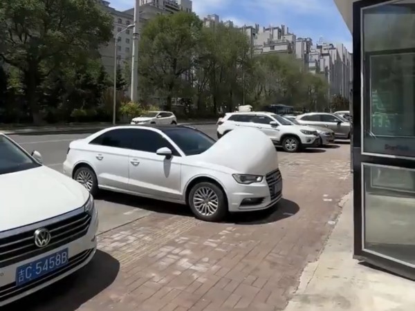 Độc lạ hiện tượng nhiều ô tô “mang bầu” tại Trung Quốc