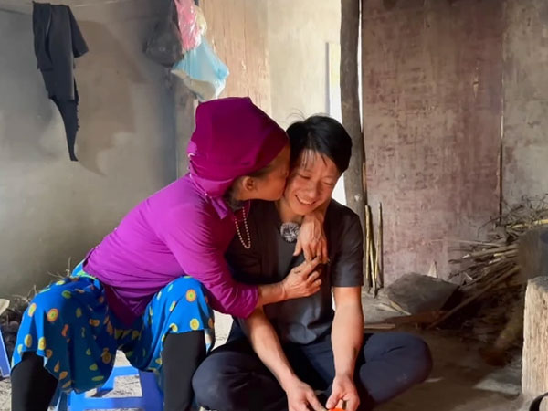 Chàng trai 25 lấy vợ 52 tuổi ở Hà Giang: Chồng từng bỏ đi khiến vợ buồn bã, hé lộ tình hình hiện tại