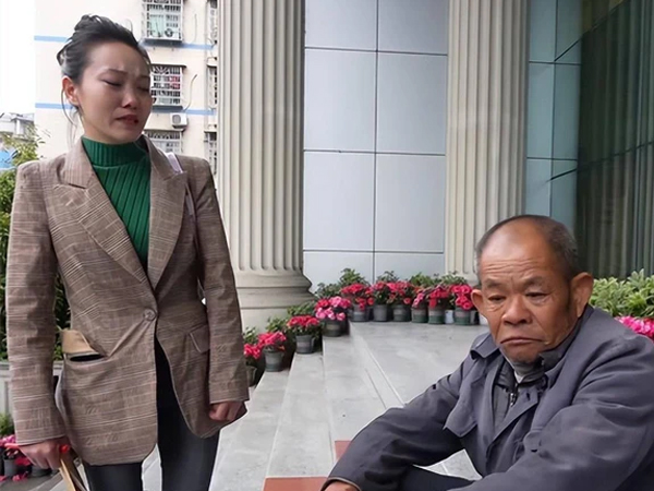 Con gái không chăm ngày nào còn kiện cha vì 6 tỷ tiền đền bù: Đứa con bất hiếu vẫn nhận kết cục tốt đẹp