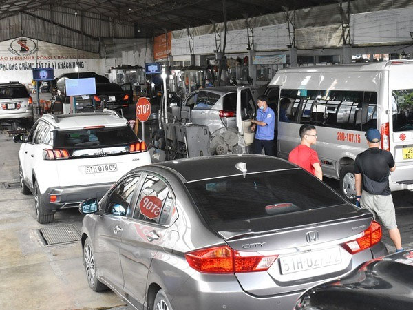 Lo trung tâm đăng kiểm đóng cửa, kiến nghị không thu hồi chứng chỉ nghề đăng kiểm viên bị án treo