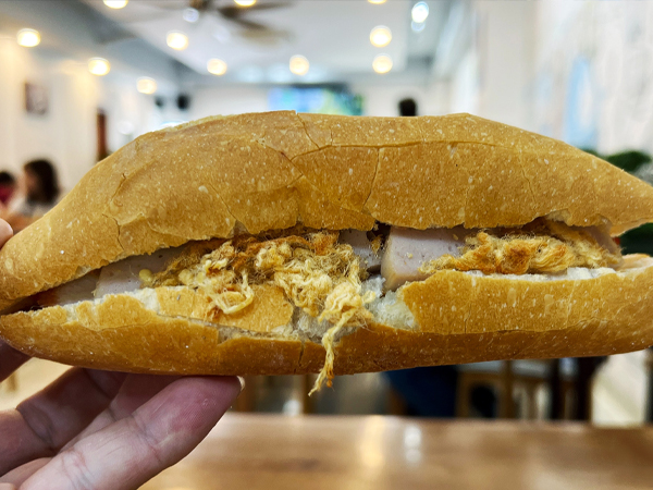Mẫu rau trong bánh mì ở Nha Trang dương tính thế nào với dư lượng thuốc trừ sâu?