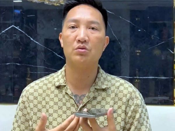 Huấn Hoa Hồng hoảng hốt, cầu cứu trong đêm