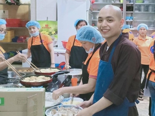 Có nhất thiết phải lên chùa mùa Vu Lan mới là báo hiếu mẹ cha?