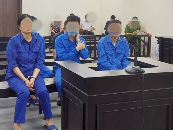 Vận chuyển sừng tê, ngà voi, nhóm cựu nhân viên sân bay Nội Bài lĩnh án tù