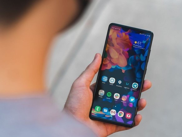 Làm nghề review suốt 17 năm, tôi chưa bao giờ mua điện thoại Android cao cấp khi mới ra mắt: Đây là lý do