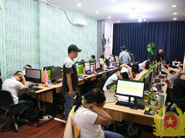 Đe dọa chặt tay chân và hàng loạt thủ đoạn 'ma quái' của ‘tập đoàn’ đòi nợ thuê
