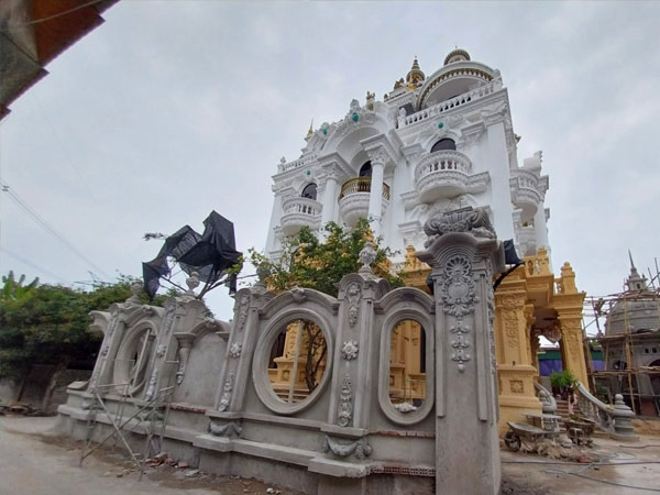 Những ‘ngôi làng tỷ phú’, biệt thự mọc lên như nấm nhờ xuất ngoại