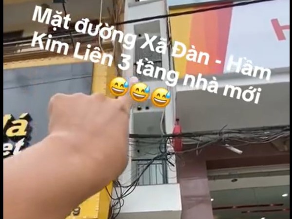 Xôn xao căn nhà 'mỏng dính' chiều ngang chỉ 1 mét ở trung tâm Hà Nội có giá 6.5 tỷ đồng: Thiết kế nhà vệ sinh gây bất ngờ!!