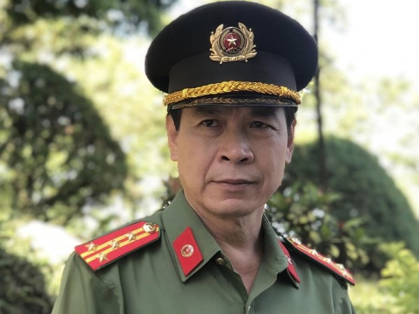 NSND chuyên vai lãnh đạo công an ngoài đời đã lên chức, 2 con không theo nghề bố