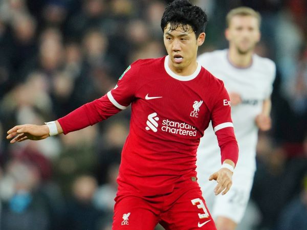 Liverpool bất ngờ rao bán ngôi sao tuyển Nhật Bản