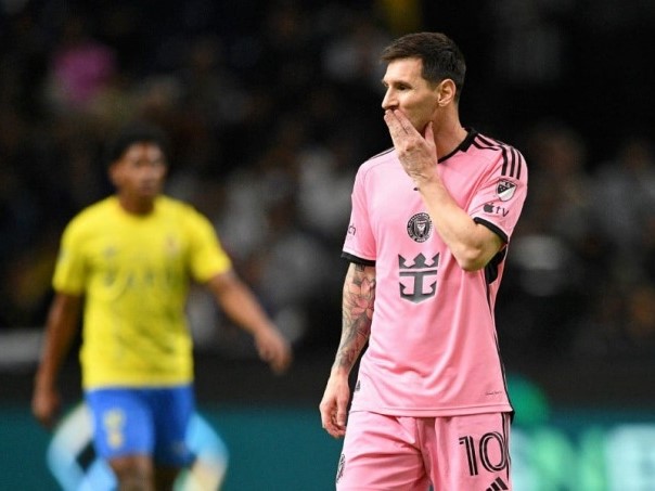 Messi nhận tin sét đánh