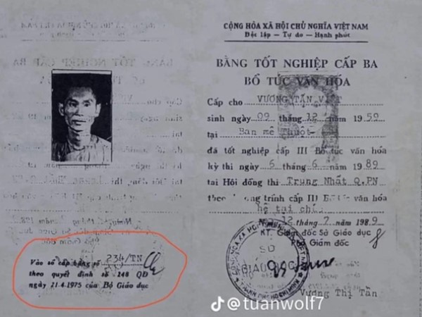 Cần xem xét khởi tố vụ án, điều tra thông tin ông Vương Tấn Việt chưa có bằng cấp 3