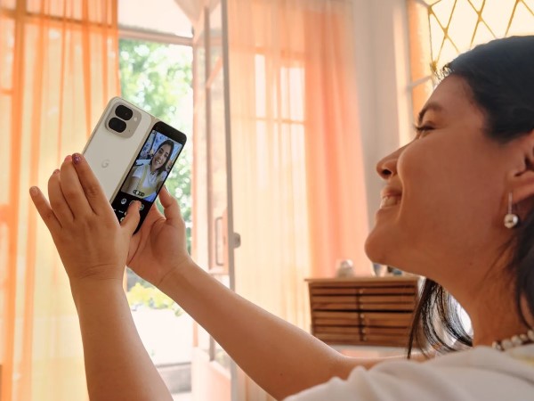 Google ra mắt điện thoại gập giá gần 50 triệu đồng: Đối thủ nặng ký của Galaxy Z Fold6 với Google AI, chip Tensor G4, RAM 16GB