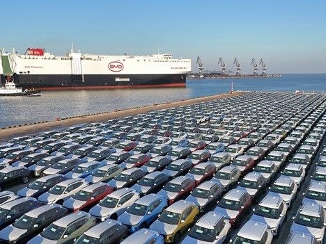 Người Việt Nam ngày càng chuộng xe ngoại nhập? Doanh số liên tục vượt xe lắp ráp, xe Trung Quốc đổ bộ mạnh