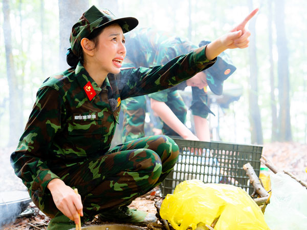 Khó hiểu chuyện 8 sao nữ không biết nấu cơm, nhầm đường với mì chính