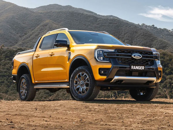 Xe bán tải tháng 7: Ranger tụt doanh số nhưng vẫn 'chấp' Triton và Hilux