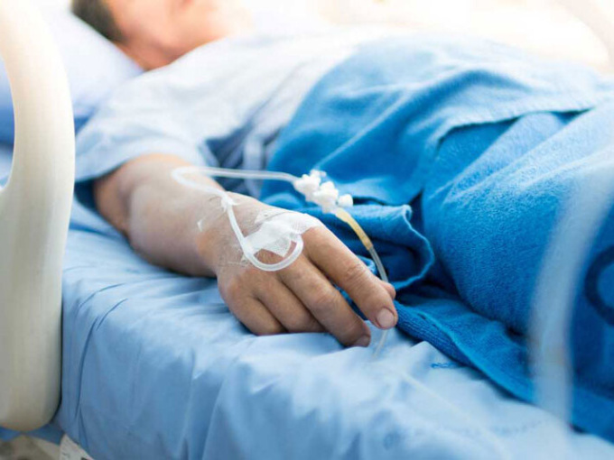 Người đàn ông bị nhồi máu cơ tim sau khi chơi cầu lông: Thủ phạm là 1 loại nước vạn người mê dùng khi giải lao