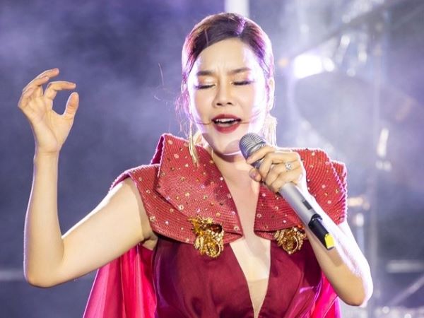 Ca sĩ Thu Phương tuổi 52: Sống trong nỗi sợ bủa vây, con cái ở Mỹ mong sum vầy