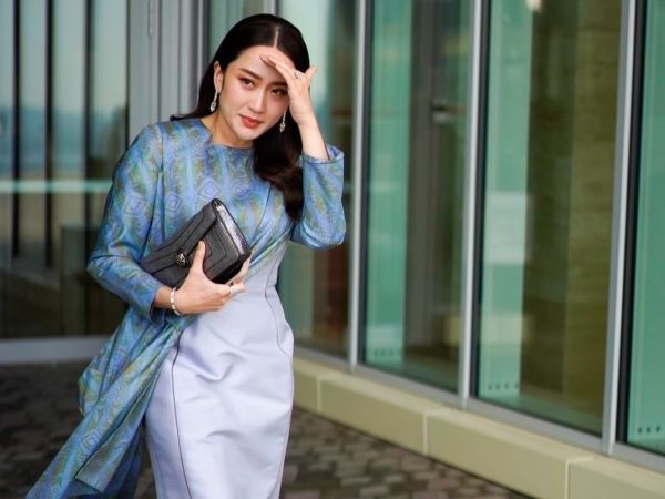 Phong cách sành điệu của nữ Thủ tướng Thái Lan nhậm chức ở tuổi 37