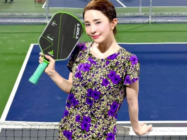 Mặc đồ bà thím đi chơi Pickleball, Quỳnh Nga nói: 'Tôi không đáp trả ai'