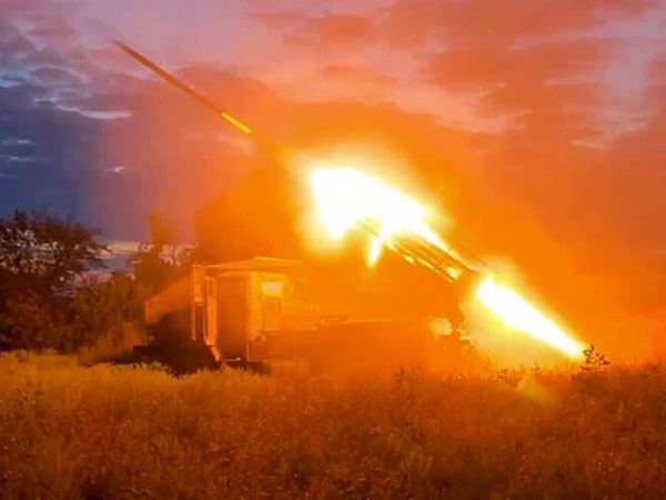 Quân Ukraine tháo chạy, Nga thần tốc đánh Pokrovsk: Kiev báo động trước 'cơn bão lửa dữ dội nhất từ Nga'