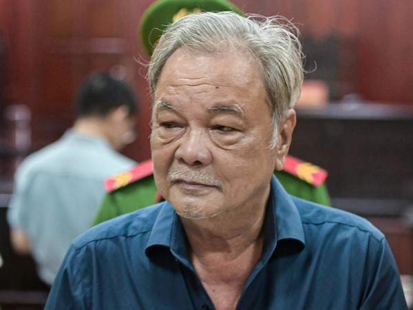 Vắng luật sư, ông Trần Quí Thanh xin hoãn phiên tòa