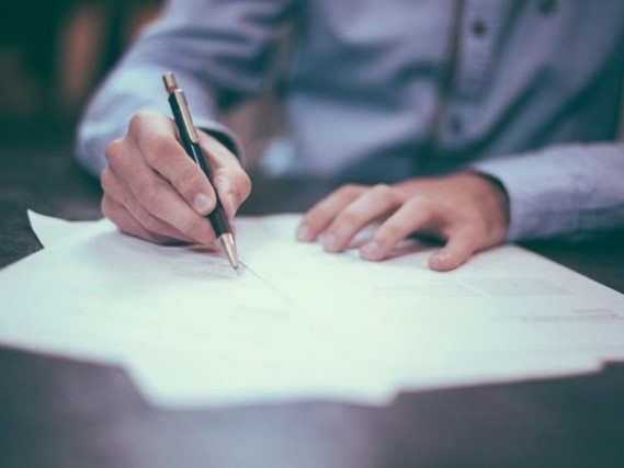 Người đàn ông lưỡng lự không biết điền quan hệ xét nghiệm ADN là 'con' hay 'em': Bí mật được hé lộ