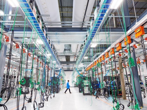 AMD leo thang 'chiến tranh' với Nvidia