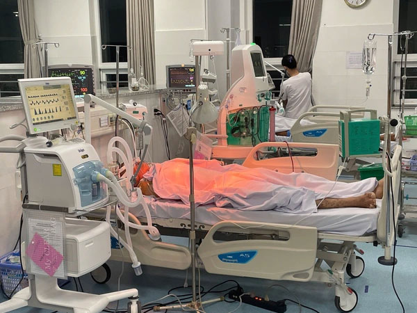 Nghe theo quảng cáo trên mạng, người đàn ông dùng thuốc gia truyền bị ngưng tim 2 lần trong 1 giờ