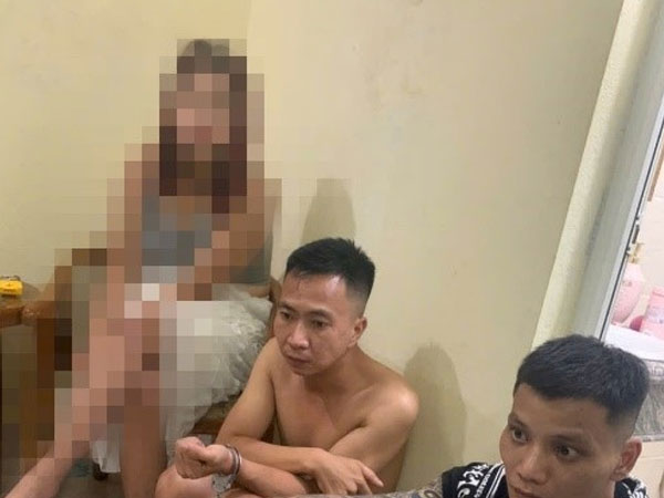 Bé gái 14 tuổi sử dụng ma tuý cùng 2 gã đàn ông trong nhà nghỉ