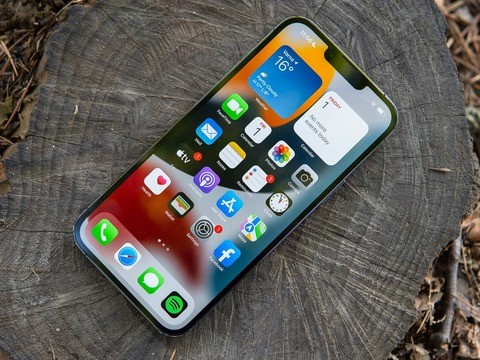 '3 năm qua, tôi vẫn chỉ dùng chiếc iPhone cũ này': Bao nhiêu điện thoại mới ra mắt tốt đến đâu cũng mặc kệ
