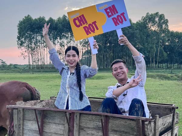 Lộ thời gian Hằng Du Mục trở về Việt Nam, gặp Quang Linh Vlogs để livestream