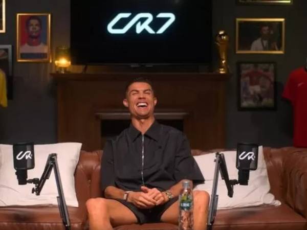 Nóng: Ronaldo chính thức ra mắt kênh YouTube, phá kỷ lục trong 90 phút