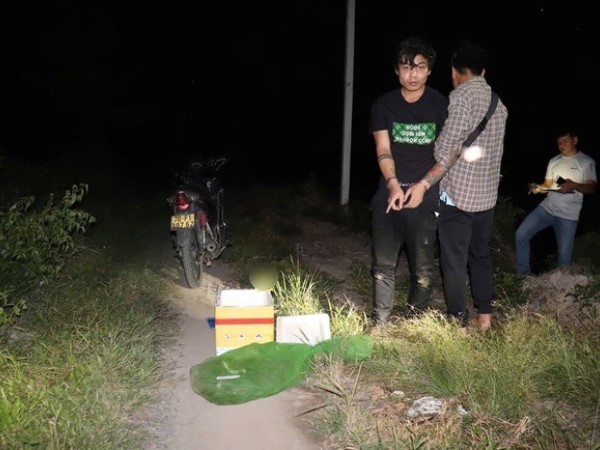Bị tình nghi và kiểm tra giữa đêm, nam thanh niên hết đường chối cãi