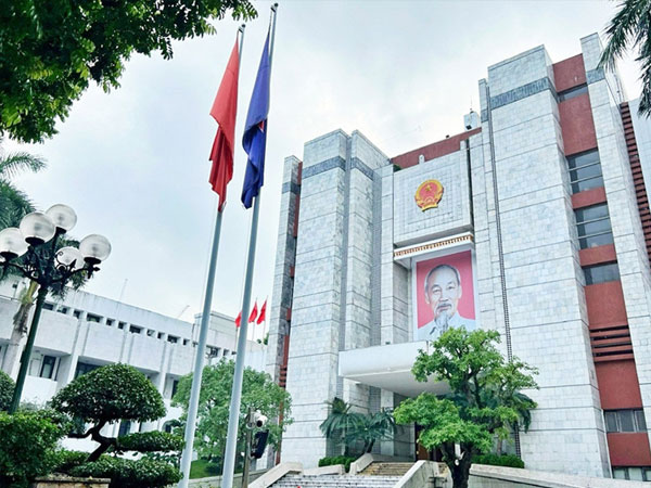 Hà Nội luân chuyển hàng loạt lãnh đạo, nhiều người giữ chức 19 năm