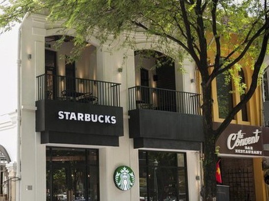 Thuê một cửa hàng giá 700 triệu đồng/tháng, Starbucks kiếm tiền như thế nào để ‘gánh’ được chi phí lớn đến vậy?